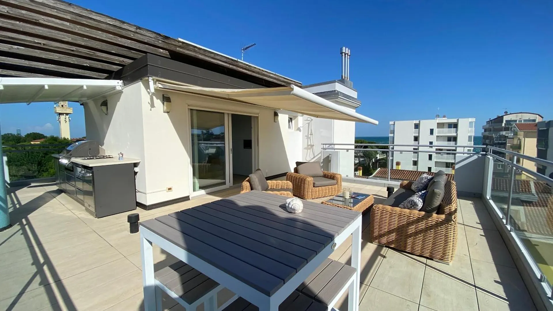 Rooftop Onda Blu Vista Mare - Aria - A 150 Mt Dalla Spiaggia Lido di Jesolo Daire